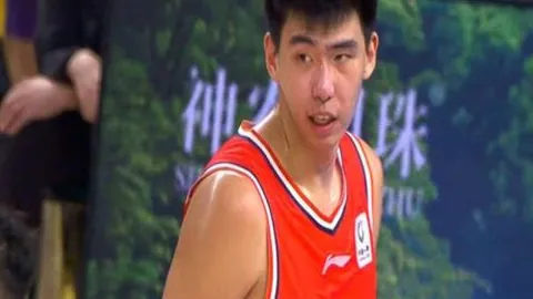 愛德華茲批評裁判：女性裁判尚可，男性裁判表現不佳。