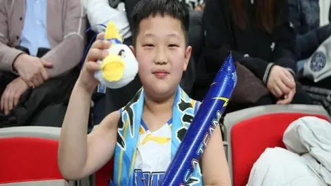 湖人新帅里夫斯力挽狂澜，战胜76人后深情告白：东契奇，我们阵中无可替代的王者！